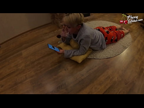 ❤️ 瘋狂的金發女郎吸吮巨大的雞巴並在上面彈跳 - 肛交 色情 在我們這裡 zh-tw.xxxshake.ru ﹏